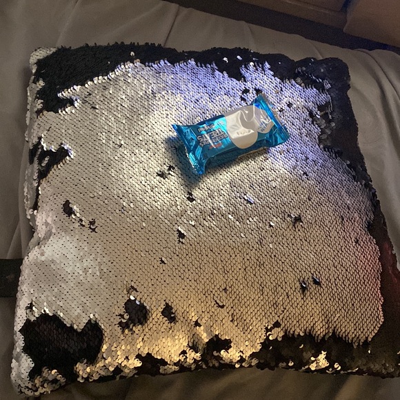 Large Sequent pillow - Picture 4 of 4